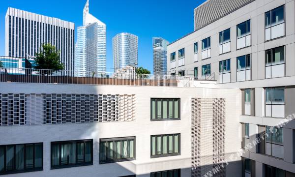 Staycity Aparthotels Paris la Defense
