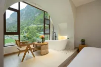 Beautiful Scenery Hotel Hotels in Li County