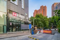 Dequan Hotel (Beijing Railway Station Guangqumenwai Sabway Station Branch) - Romantic