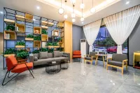 Shankee Hotel (Suining Gaotiezhan Wanda Plaza) Hotels in Suining