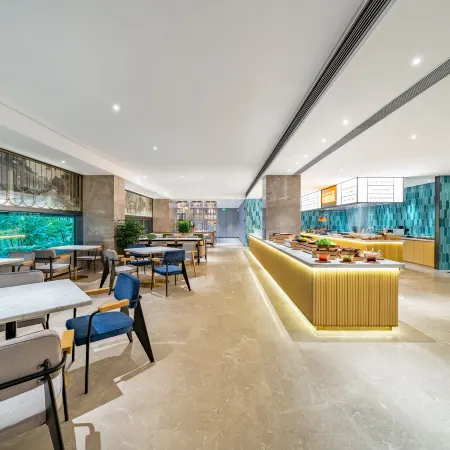 Hilton Garden Inn Chengdu Kuanzhai Alley Отели рядом с достопримечательностью «Дворец Цинъян»