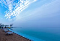 Sea View Art Hotel (Rizhao Duodao Sea Store)