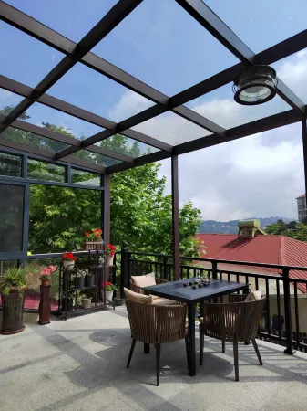 Floral Hotel· Mountain Forest Hotel (Guling Street Cableway Shangzhan Branch) Отели рядом с достопримечательностью «Haihuizhen»