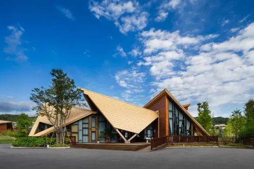 Autumn's Pond Resort Hotels in Nanjiang