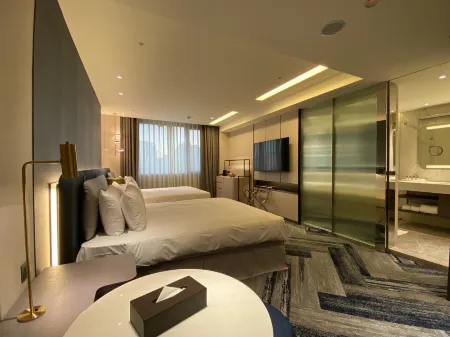 Monarch Plaza Hotel