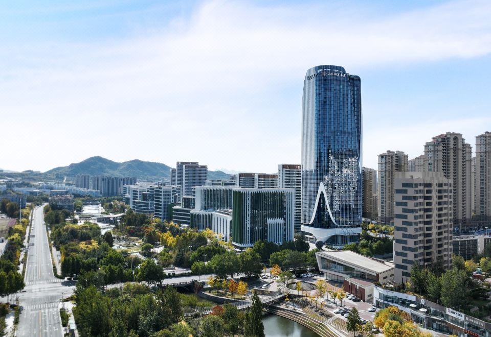 [HUALUXE Qingdao Licang 호텔의 넓은 객실]