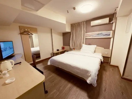 Huayi Hotel (Dalian Harbour Plaza Metro Station) - 2 tähden