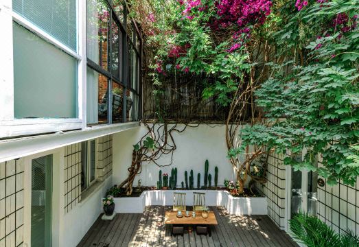 하프서클 커피 호스텔 내부