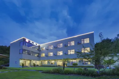 Yunshang Huakai Hotel (Chengdu Tianfu International Airport) Hotels near Sancha Lake Scenic Area