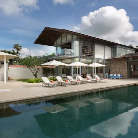 Villa Malee Sai Отели рядом с достопримечательностью «Yacht Haven Phuket Marina»
