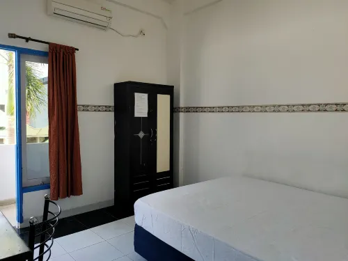 OYO 93412 Kost Irma Syariah Near Uptd Smp Negeri 8 Parepare Hotels in Ujung