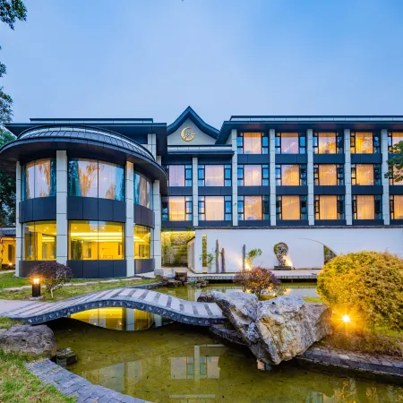 Starway Hotel (Zigong Zhangjia Garden Yuegui)