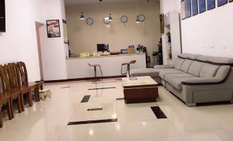 Yading Business Hotel