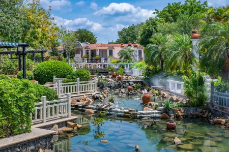 Kintang Bay Pexia Apartment Hotel Отели рядом с достопримечательностью «Triton Bay»