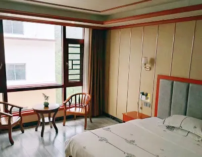 萬羣商務酒店（城步汽車北站店） 鄰近城步苗族自治縣文化體育中心的酒店