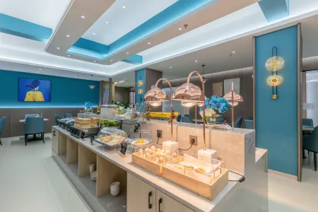 The Blue Sea Hotel Отели рядом с достопримечательностью «Mengwozongfu Temple»