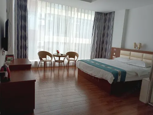 Yuxi Yihailan Hotel