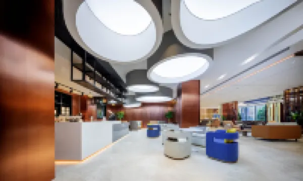 Translated into Longze Huili Hotel International