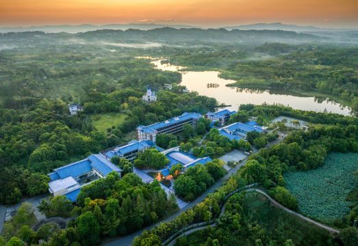 水韵蓝天酒店外景图