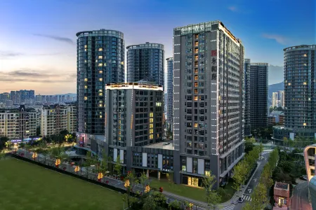 JIHotel (Kunming Beijing Road Yonghe Plaza) Отели рядом с достопримечательностью «Yunnan Vocational College of Mechanical and Electrical Technology»