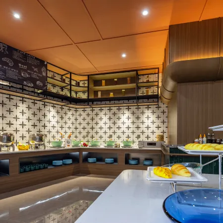 Manbo Zhis Hotel (Wuyi Square Riverside Branch)