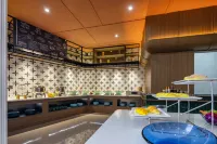 Manbo Zhis Hotel (Wuyi Square Riverside Branch)