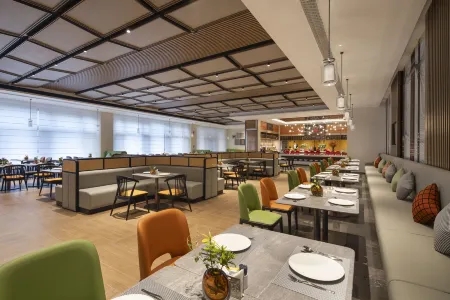 Hampton by Hilton Guiyang Nanming Xingye Отели рядом с достопримечательностью «Guiyang University Software Branch»