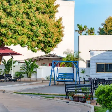 Weizhou Island Lanting Seaview Garden Inn (Dishui Danping Beach Branch) Отели рядом с достопримечательностью «Moon Square»