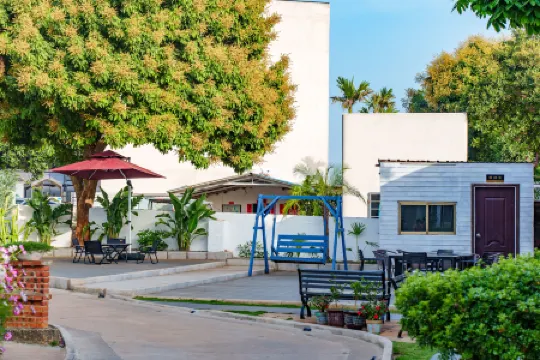 Weizhou Island Lanting Seaview Garden Inn (Dishui Danping Beach Branch)