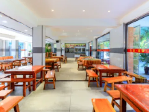 Sanshi Hotel (Gasa Flower Street) Hotel a Xinping