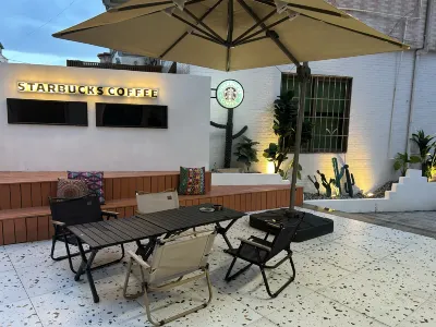 Qomoyard • Youth Hostel (Guangzhou South Railway Station)