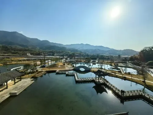 Longquan Chinese Inn Homestay