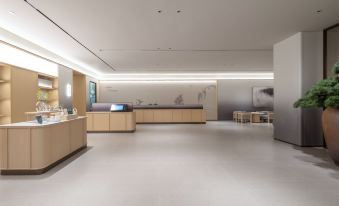 J Hotel (Wuhu Fantawild Government Culture Center Branch)