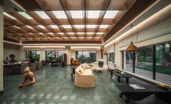 Mile Shede Private Hot Spring Hotel