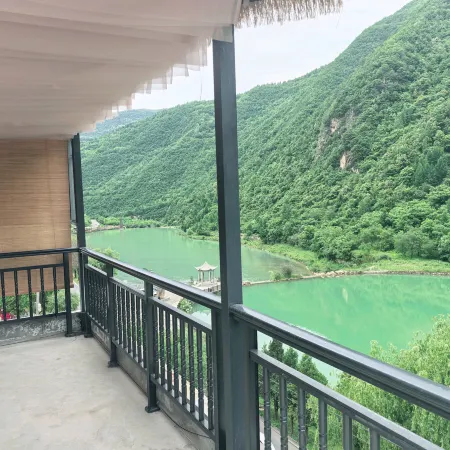 Lake & Mountain Secluded Retreat