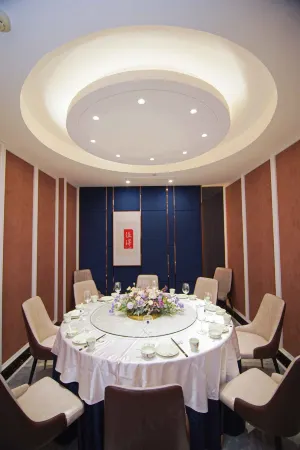 World Smart Hotel (Qingdao North Station Zhenhua Road Subway Station)