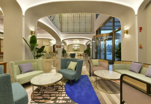 머큐어 호텔 조식 및 로비