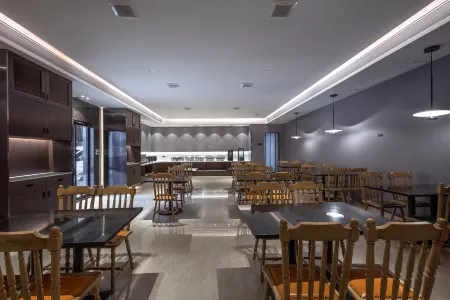 Xinhua Hotel