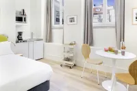 Ascensor da Bica - Lisbon Serviced Apartments Hotel in zona Bairro Alto
