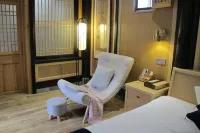 Floral Lux Hotel·Mount Huangshan Shuxiang Gongyuanli (Chengkan Store) Hotels near Cheng Kan