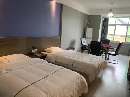 Shiqi Dihao Hotel Отели рядом с достопримечательностью «Shiqian Hot Spring Scenic Area»