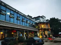 上高新溫馨久久商務飯店 - 停車場