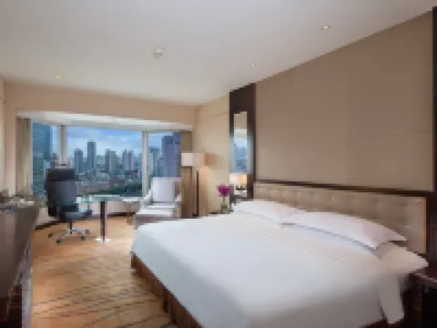 The Kunlun Jing An Hotels near Jingan Temple