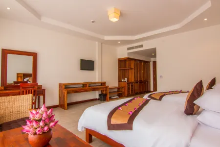 Glorious Hotel & Spa Отели в г. Стуенг Саен