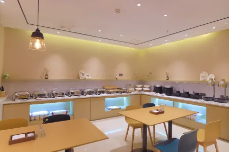 Chengshi Bianjie Hotel (Golmud Salt Lake Plaza)