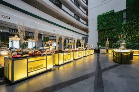 Grand Mercure Shanghai Hongqiao Отели рядом с достопримечательностью «Пунг-Бич Наньфэн Сити»