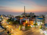 THE EMPIRE Hotels near Ham Ninh