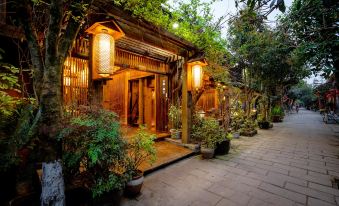 Pingle Ancient Town Lijiang Hostel