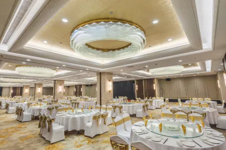 Xindu International Hotel Отели рядом с достопримечательностью «Baiyun Pavilion»