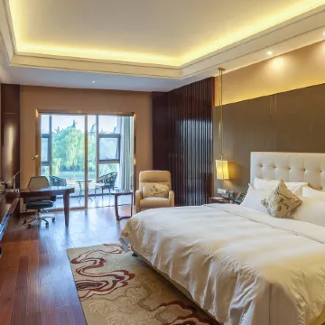 Swan Lake International Hotel